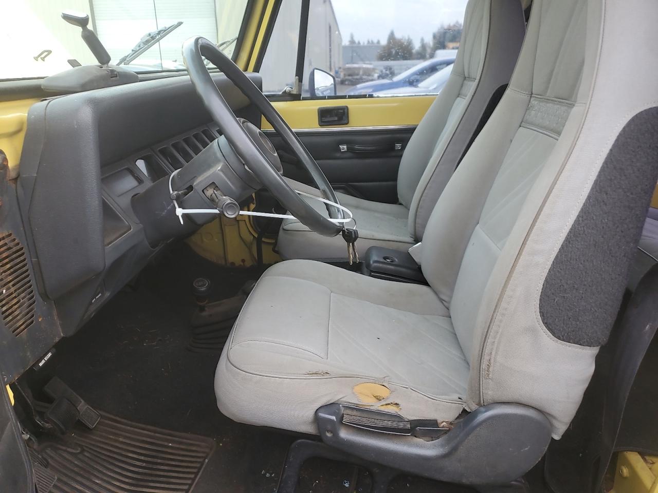 1992 Jeep Wrangler / Yj VIN: 2J4FY29S5NJ553428 Lot: 84649565