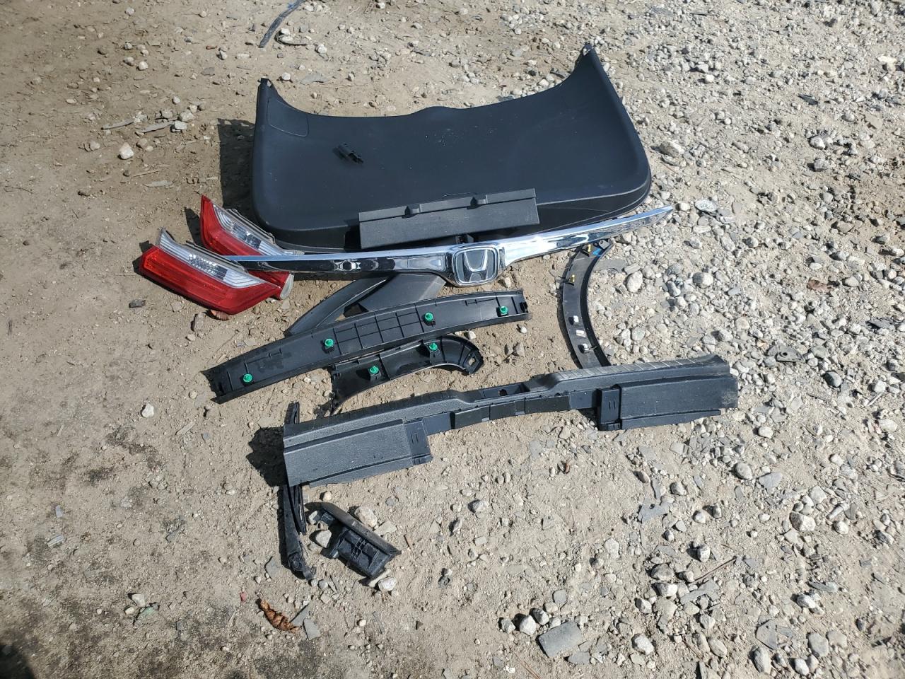 2017 Honda Cr-V Lx VIN: 2HKRW6H35HH210714 Lot: 85727895