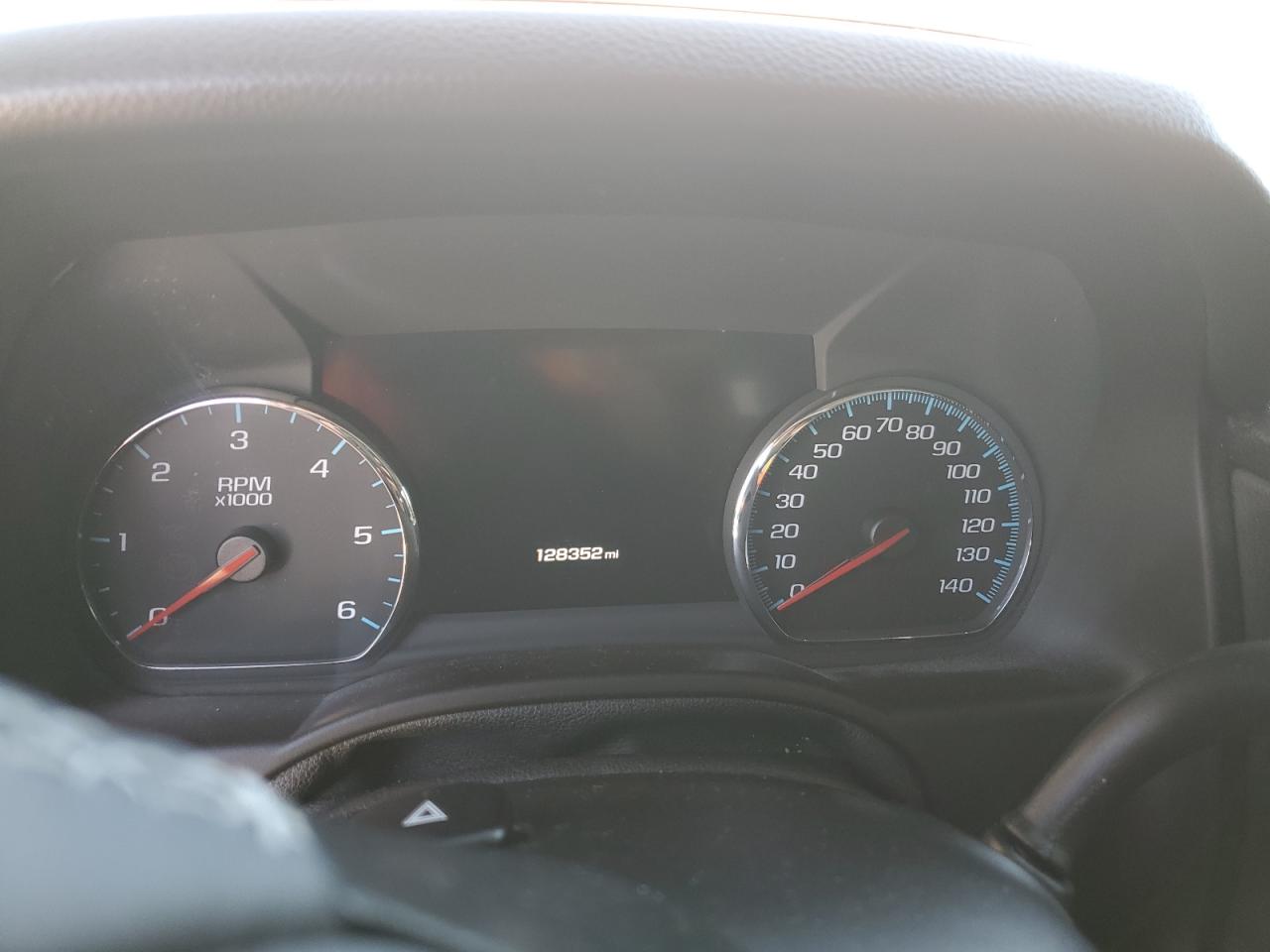 2017 Chevrolet Suburban K1500 Premier VIN: 1GNSKJKC3HR331914 Lot: 81595755