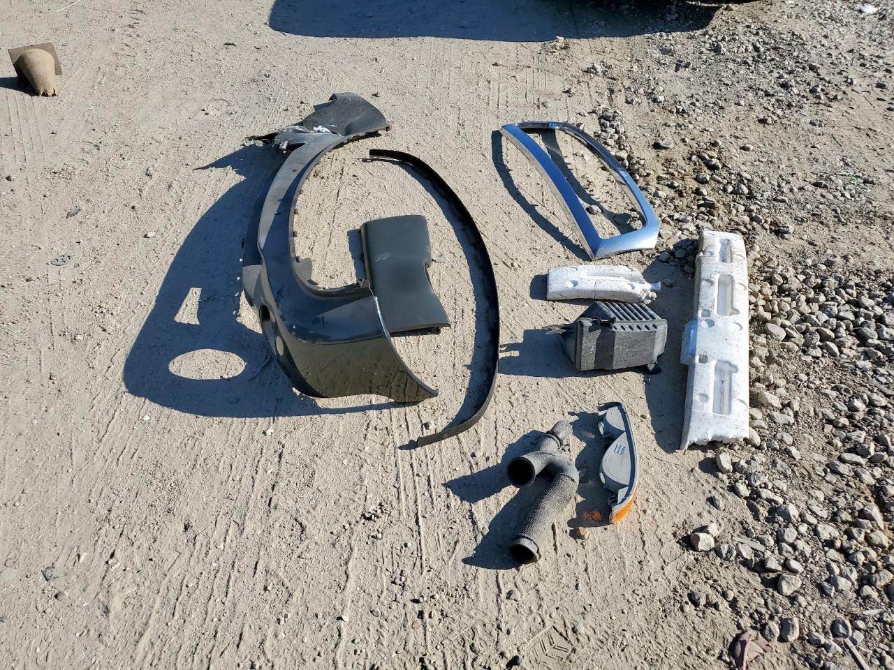 2005 GMC New Sierra C1500 VIN: 2GTEC13T951353941 Lot: 85594215