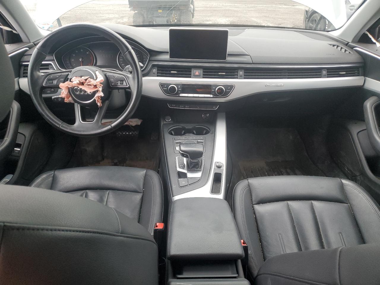 2017 Audi A4 Progressiv VIN: WAUBNAF46HN011560 Lot: 89477205