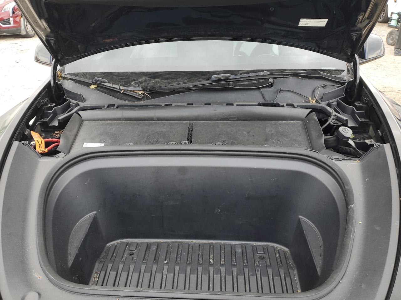 2024 Tesla Model Y VIN: 7SAYGDEE7RA323373 Lot: 81955545