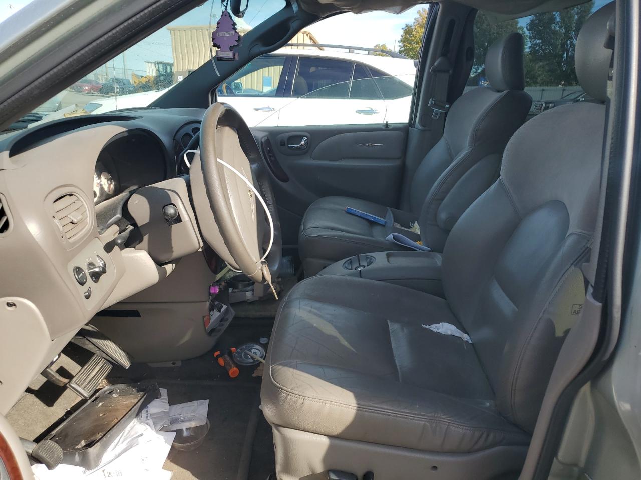 2003 Chrysler Town & Country Limited VIN: 2C8GP64L23R256618 Lot: 82542495