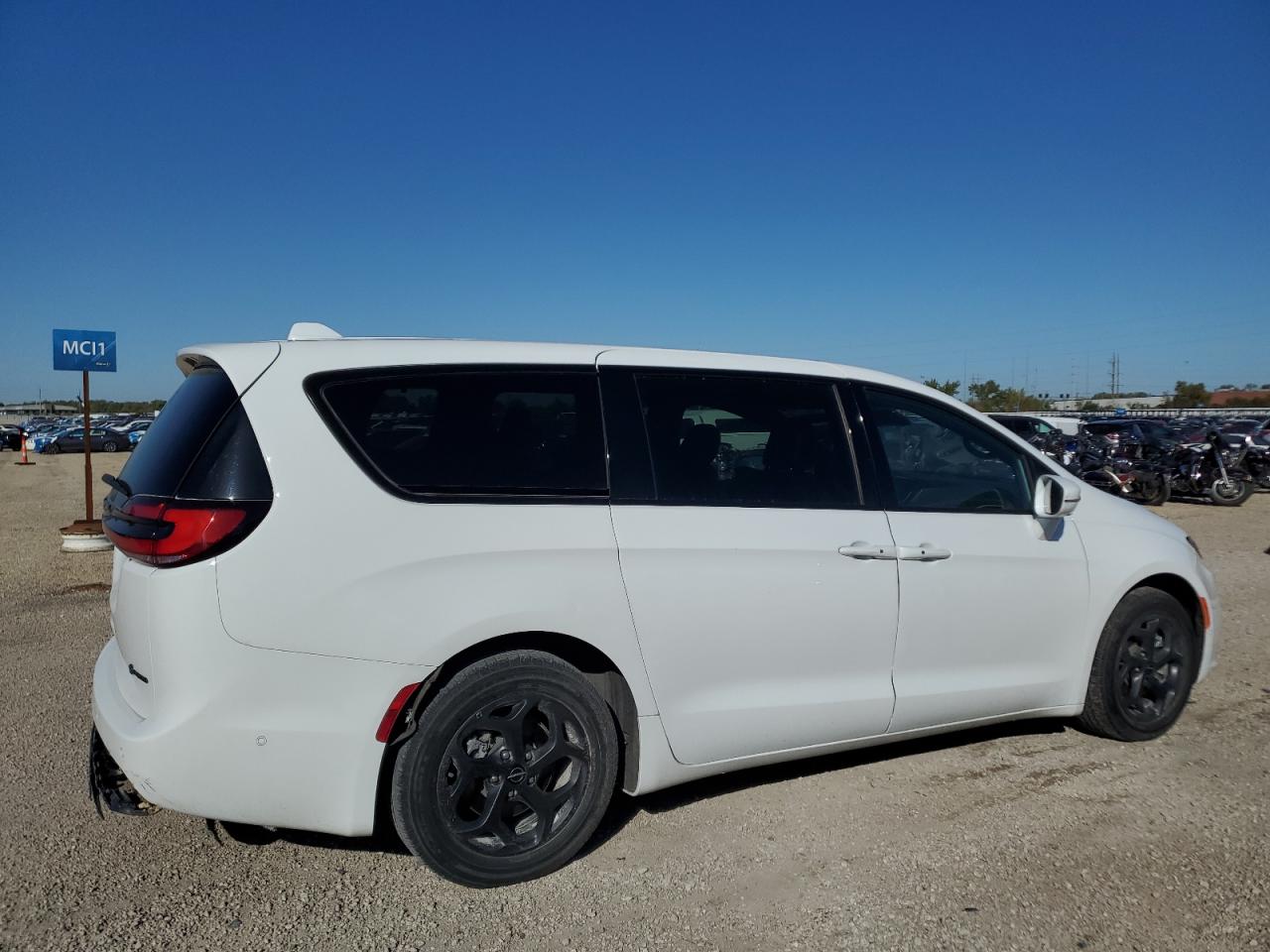 2022 Chrysler Pacifica Hybrid Touring L VIN: 2C4RC1L76NR130522 Lot: 82369115