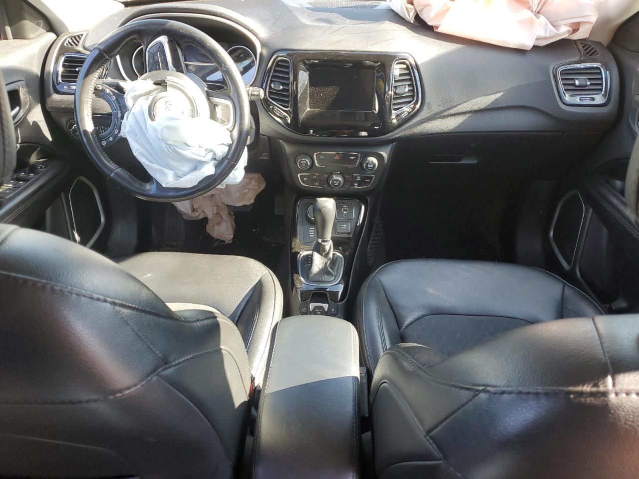 2019 Jeep Compass Latitude VIN: 3C4NJDBBXKT723918 Lot: 82299855