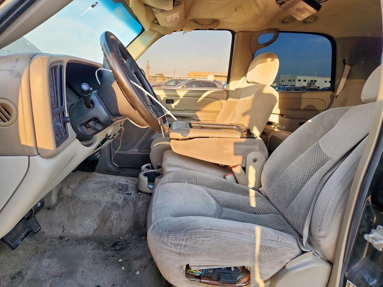 2005 Chevrolet Tahoe C1500 VIN: 1GNEC13V25R240252 Lot: 82318705