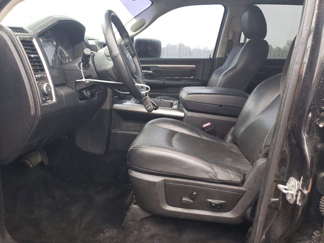 2017 Ram 1500 Sport VIN: 1C6RR6MT4HS591946 Lot: 81561855