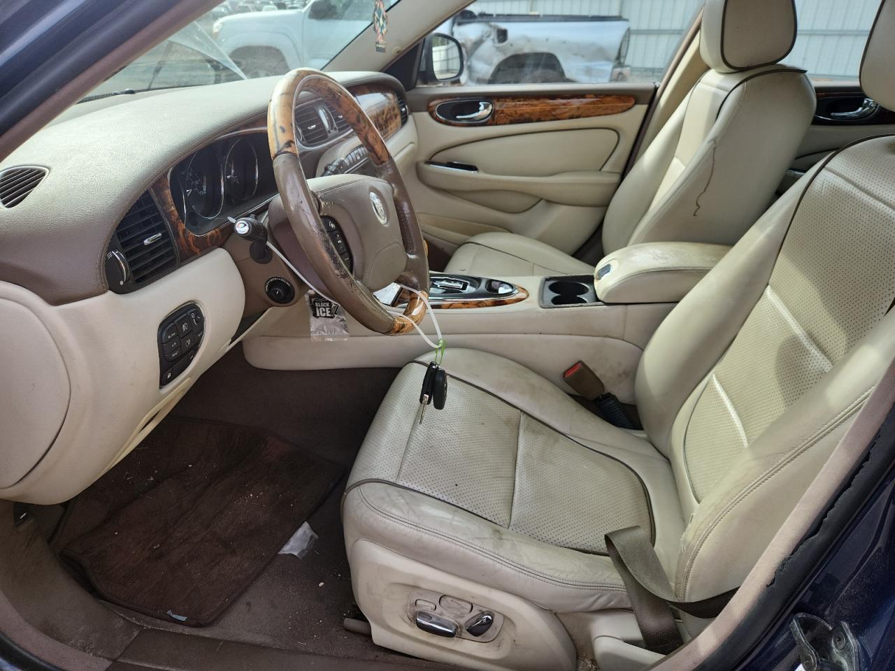 2008 Jaguar Xj Vanden Plas VIN: SAJWA82B68SH23893 Lot: 84940895