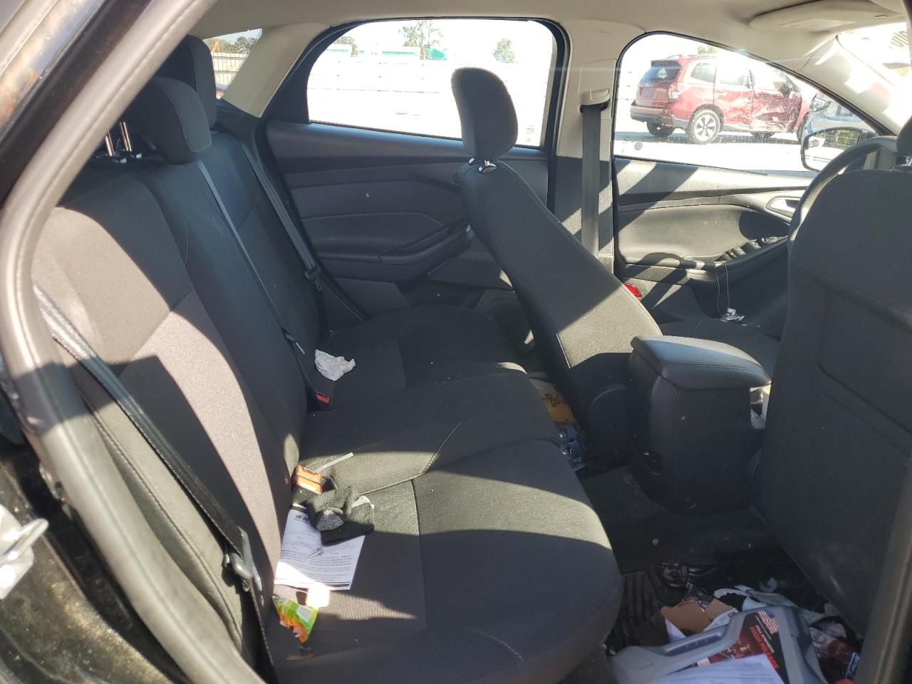 2018 Ford Focus Se VIN: 1FADP3K2XJL281548 Lot: 82200615