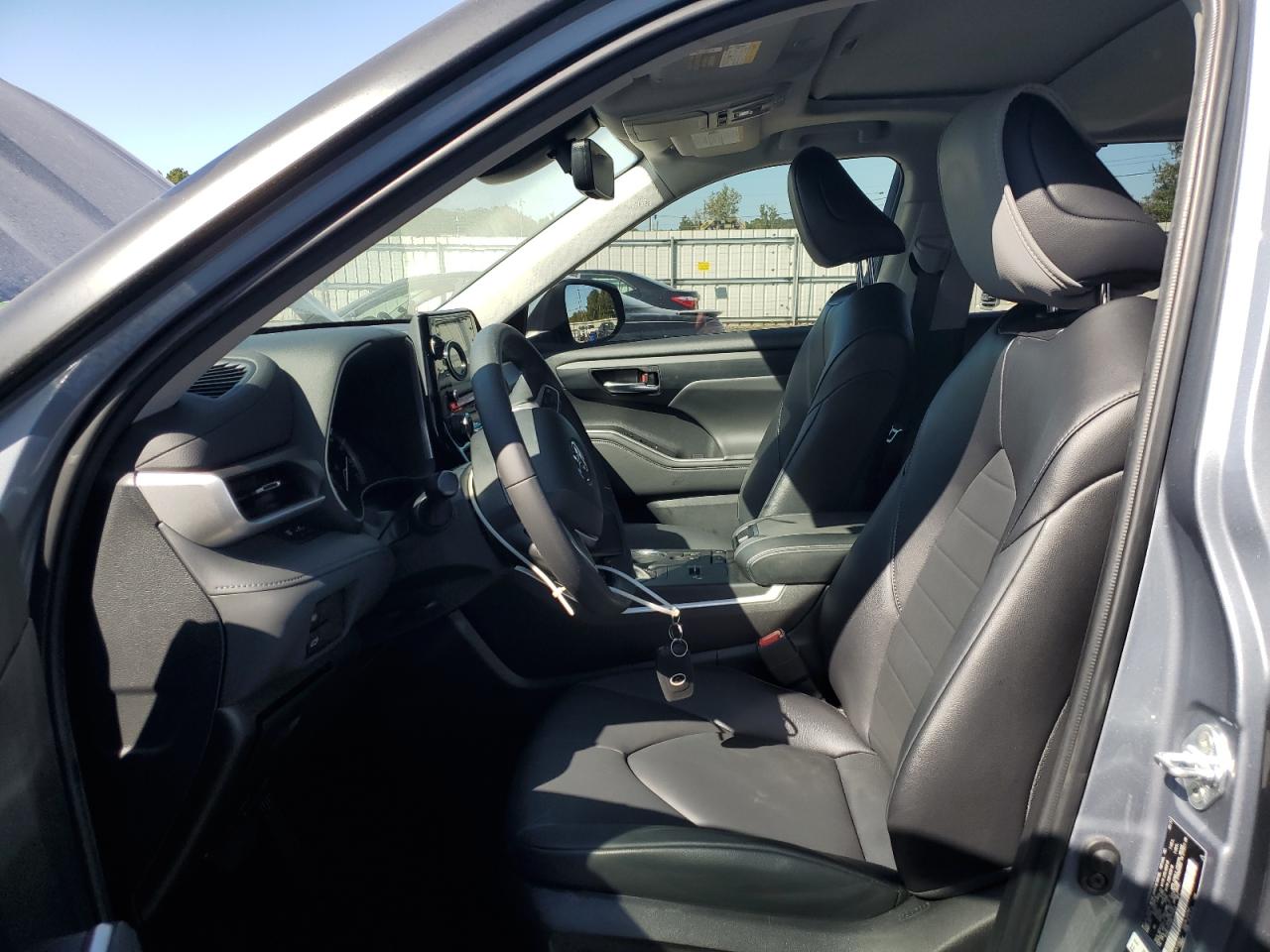 2022 Toyota Highlander Xle VIN: 5TDGZRAH8NS135843 Lot: 86217325