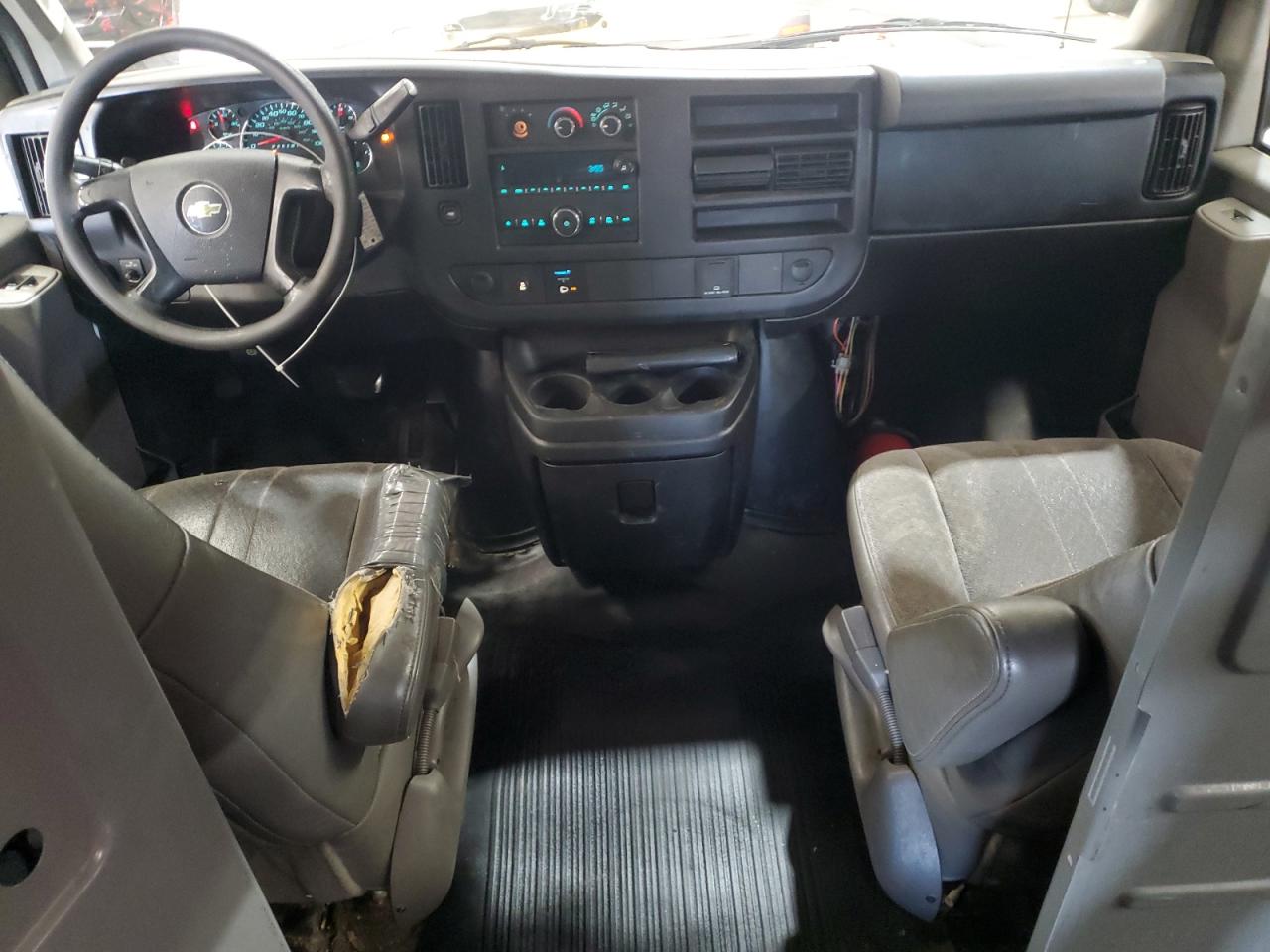 2016 Chevrolet Express G2500 VIN: 1GCWGAFFXG1143310 Lot: 89856405