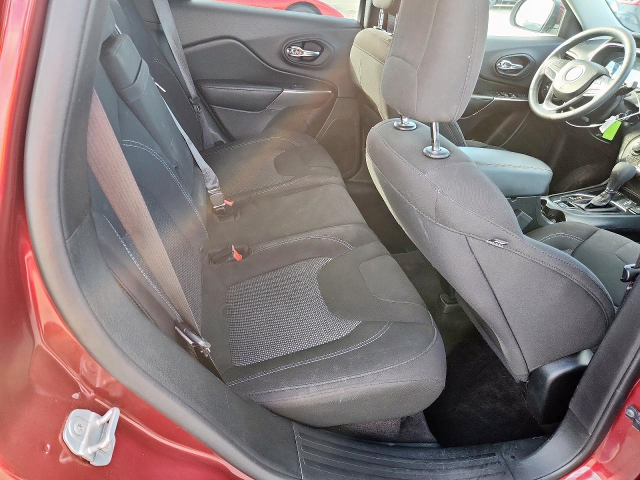 2019 Jeep Cherokee Latitude VIN: 1C4PJLCB7KD248915 Lot: 90259555