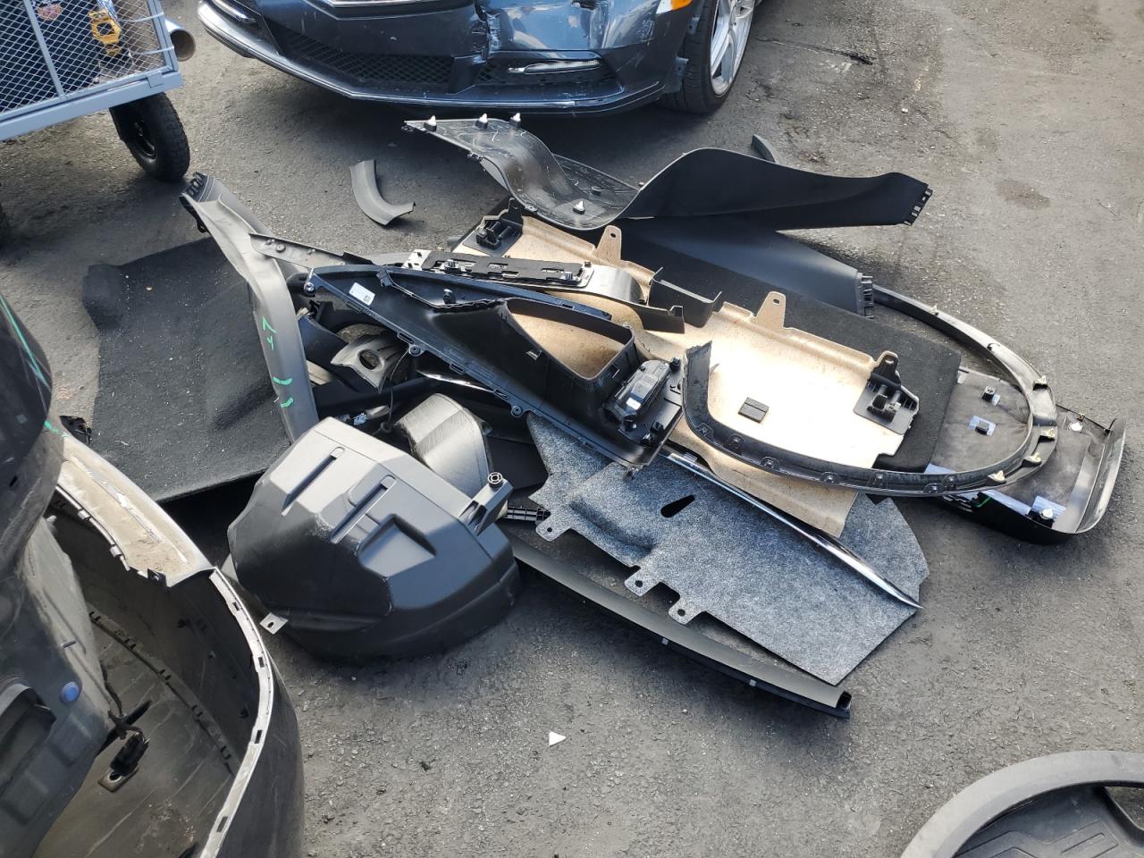 2019 Tesla Model X VIN: 5YJXCBE28KF181039 Lot: 84561745