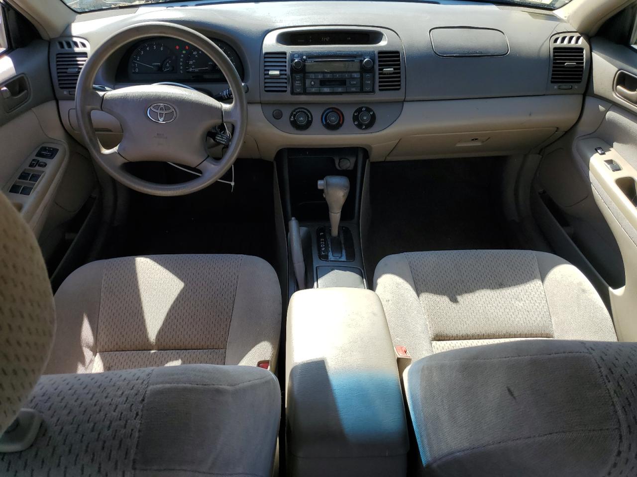 2003 Toyota Camry Le VIN: 4T1BE32K73U233201 Lot: 84635075
