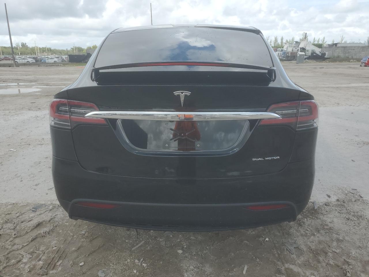 2020 Tesla Model X VIN: 5YJXCDE21LF248416 Lot: 81040405
