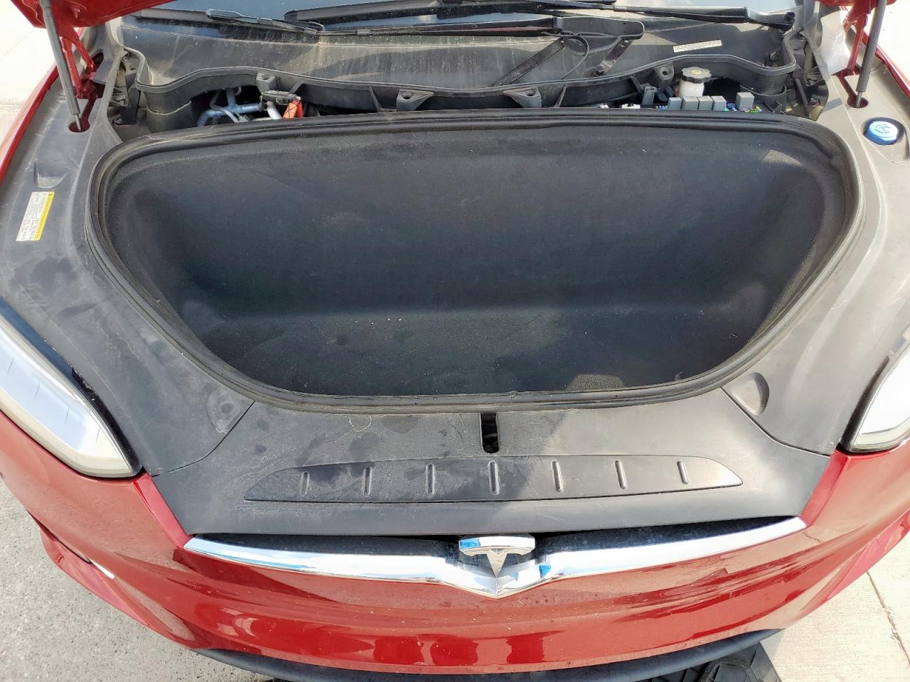 2016 Tesla Model X VIN: 5YJXCBE40GF001352 Lot: 90318885