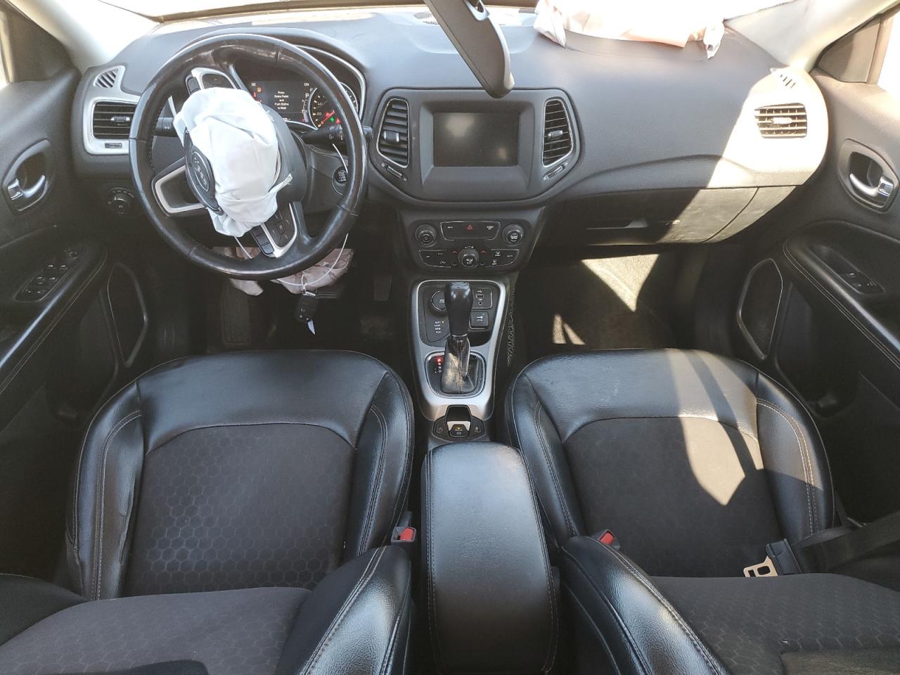 2018 Jeep Compass Latitude VIN: 3C4NJDBB2JT350288 Lot: 85818995