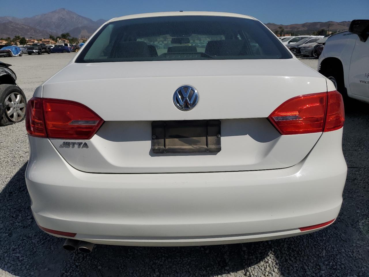2013 Volkswagen Jetta Base VIN: 3VW2K7AJ2DM414111 Lot: 85201855