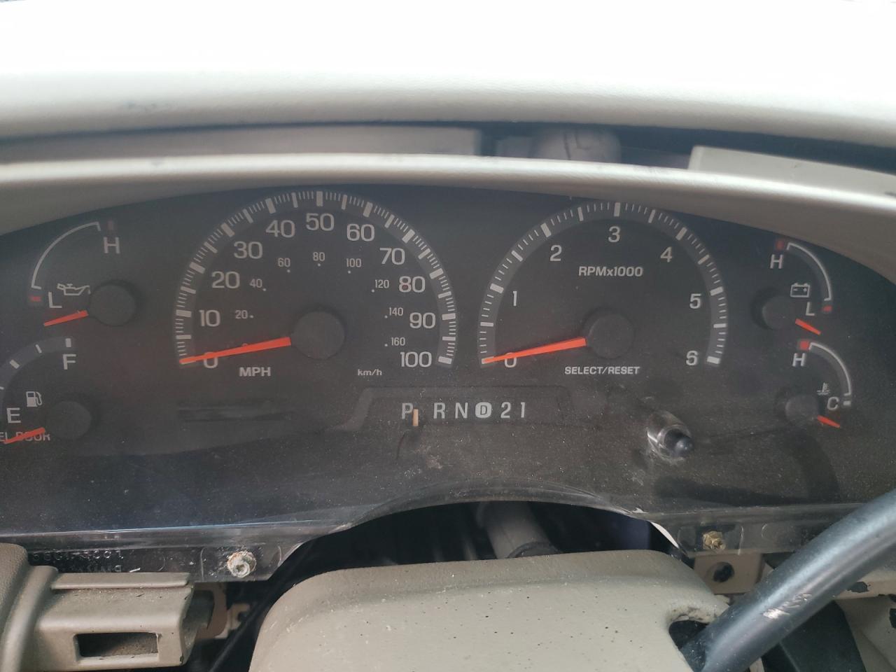 2000 Ford Expedition Eddie Bauer VIN: 1FMRU17L7YLB40831 Lot: 86040035