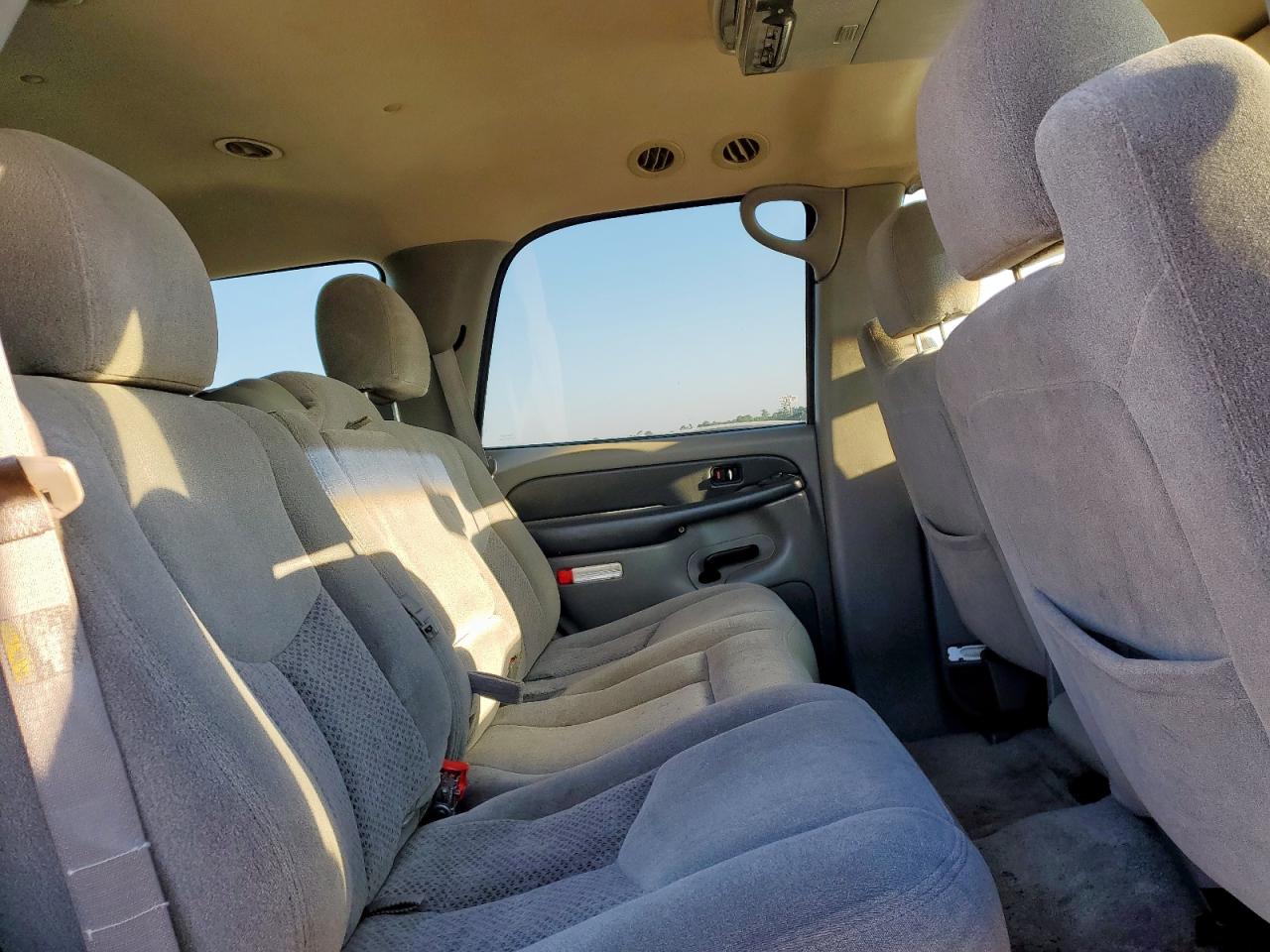 2003 Chevrolet Tahoe C1500 VIN: 1GNEC13Z13R237469 Lot: 82368935