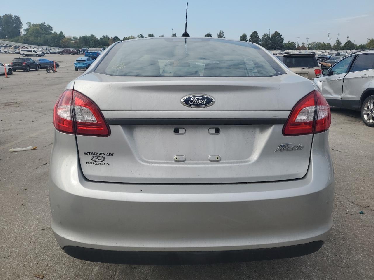 2011 Ford Fiesta S VIN: 3FADP4AJ6BM221152 Lot: 85950275