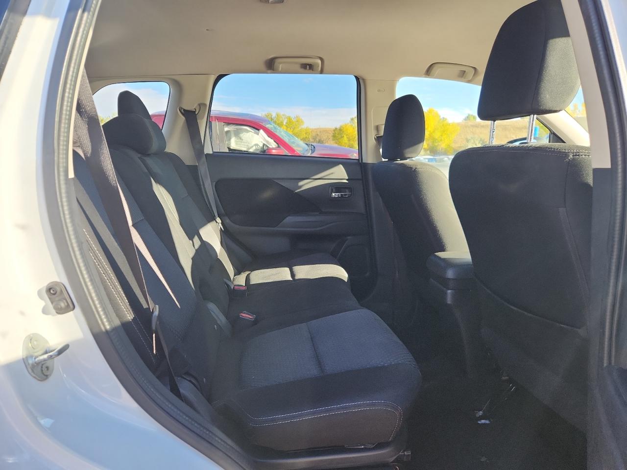 2016 Mitsubishi Outlander Es VIN: JA4AD2A31GZ054002 Lot: 86485395