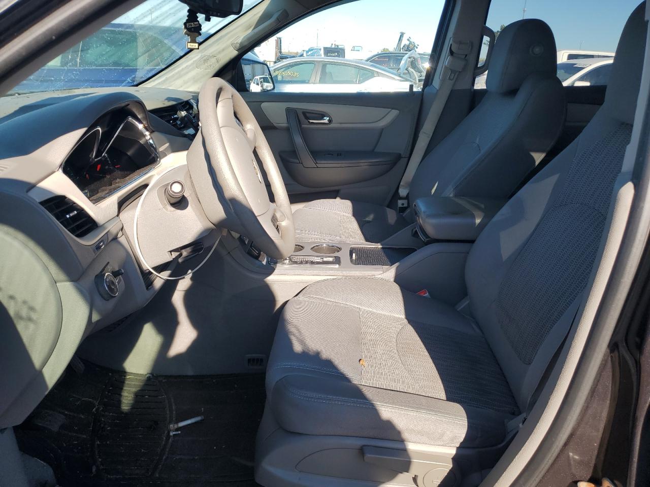 2016 Chevrolet Traverse Ls VIN: 1GNKRFED5GJ332301 Lot: 81812565