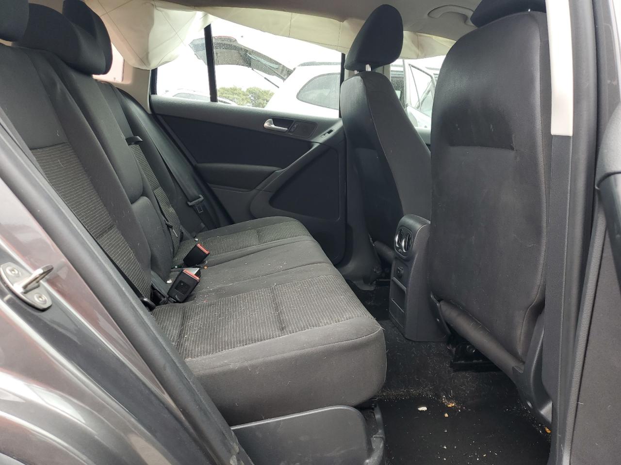 2015 Volkswagen Tiguan S VIN: WVGAV7AX7FW563512 Lot: 85945675