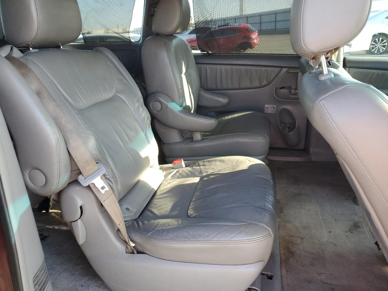 2010 Toyota Sienna Xle VIN: 5TDYK4CC4AS313075 Lot: 82428375