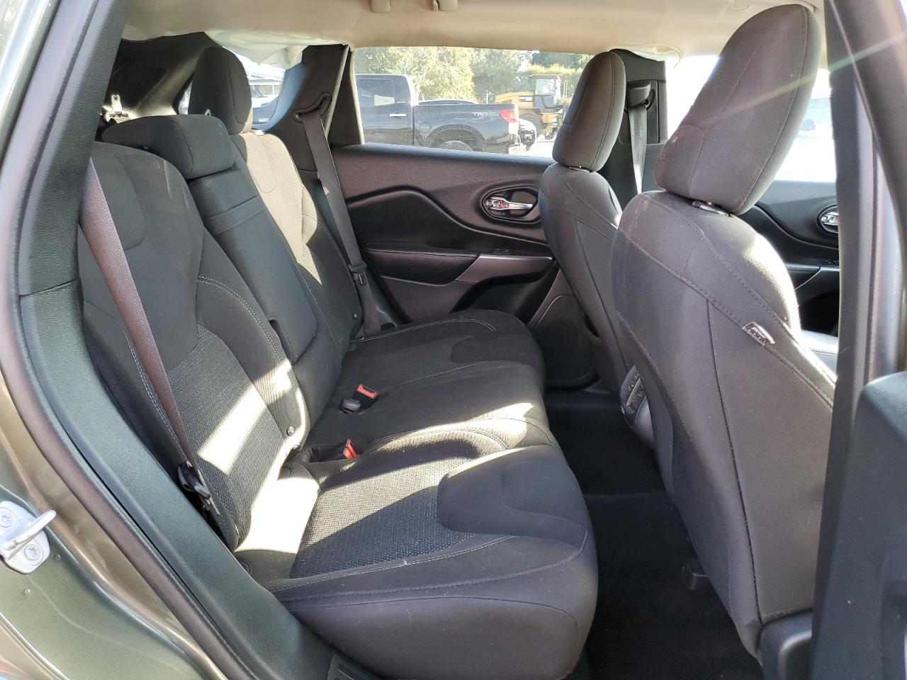 2019 Jeep Cherokee Latitude VIN: 1C4PJLCX5KD148176 Lot: 82678225