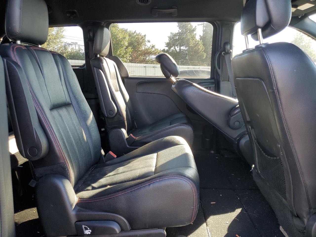 2016 Dodge Grand Caravan R/T VIN: 2C4RDGEG8GR375466 Lot: 87292945