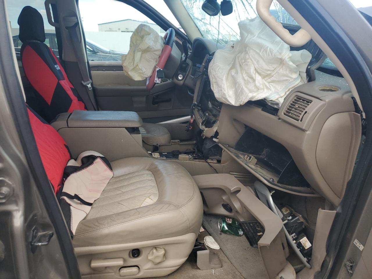 2002 Mercury Mountaineer VIN: 4M2ZU86W62ZJ18925 Lot: 85890375