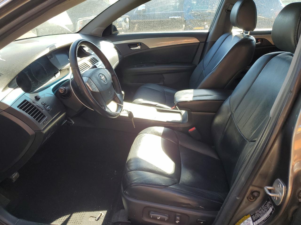 2005 Toyota Avalon Xl VIN: 4T1BK36B35U035818 Lot: 89825145