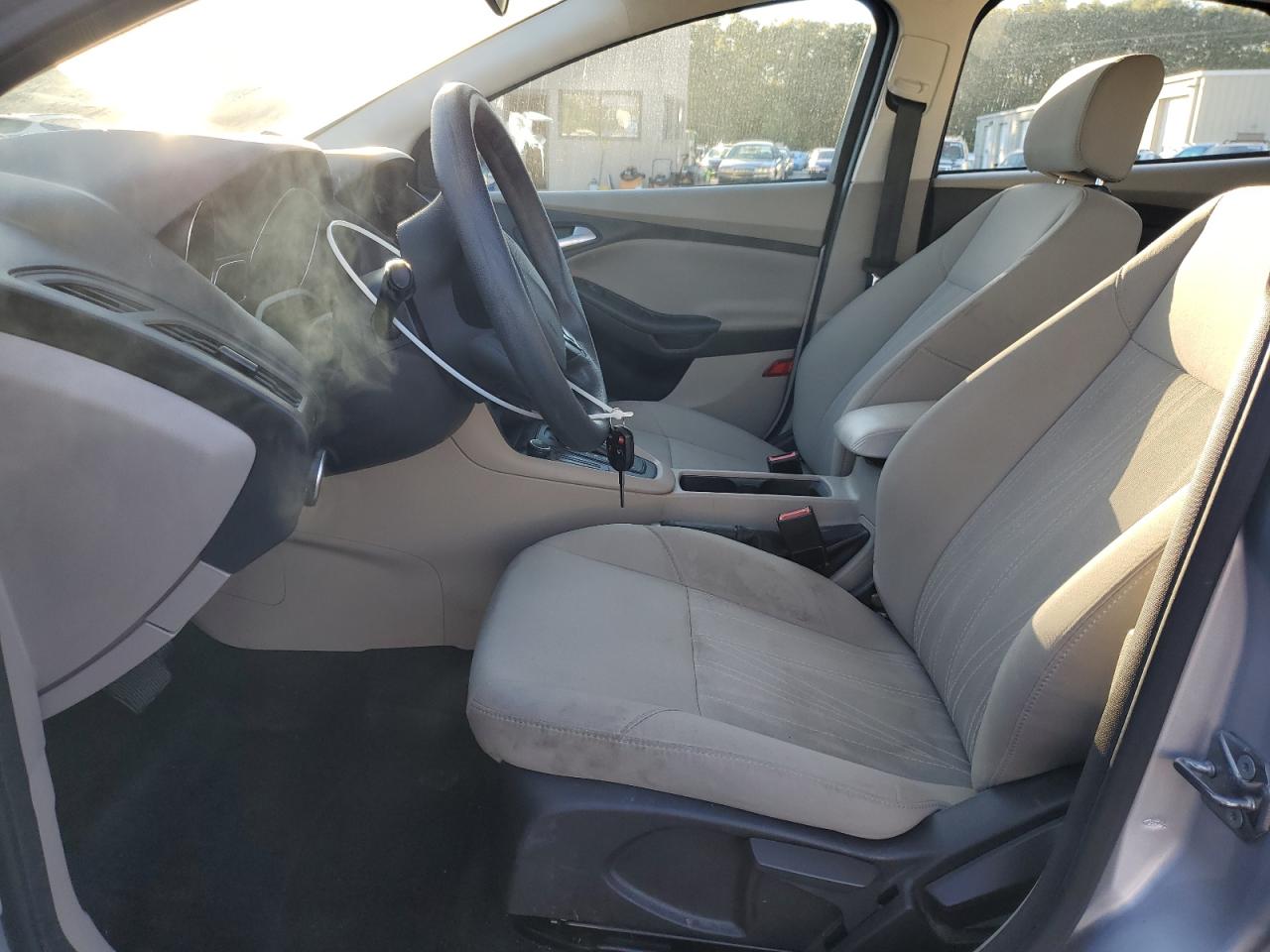 2017 Ford Focus Se VIN: 1FADP3K22HL301222 Lot: 86090425