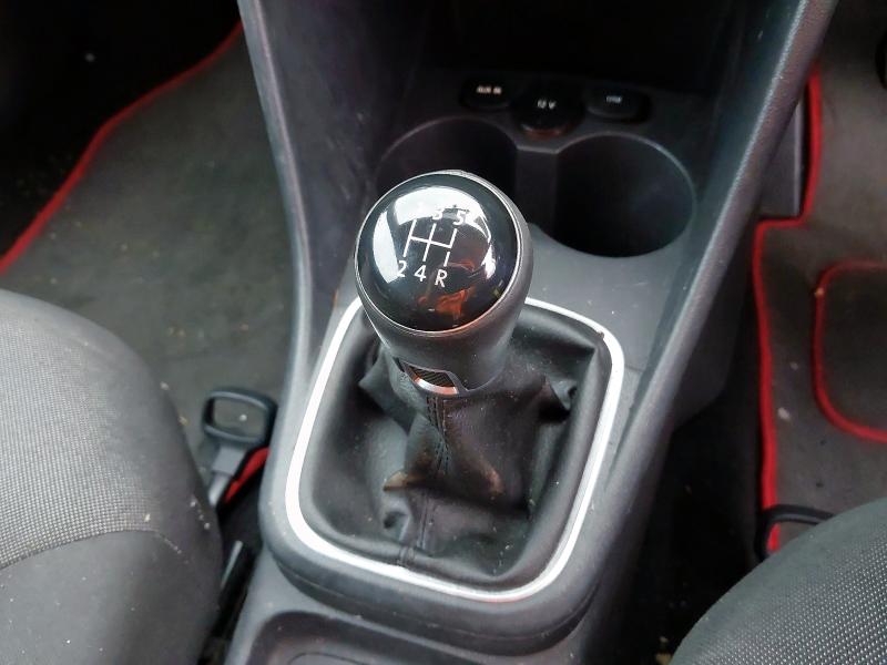 2015 VOLKSWAGEN POLO SE 