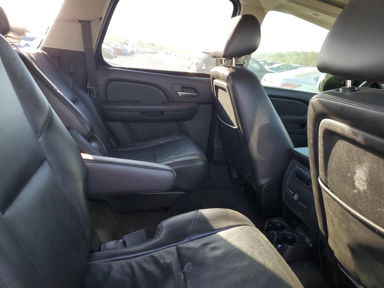 2010 Chevrolet Tahoe C1500 Ltz VIN: 1GNUCCE04AR104370 Lot: 82692415