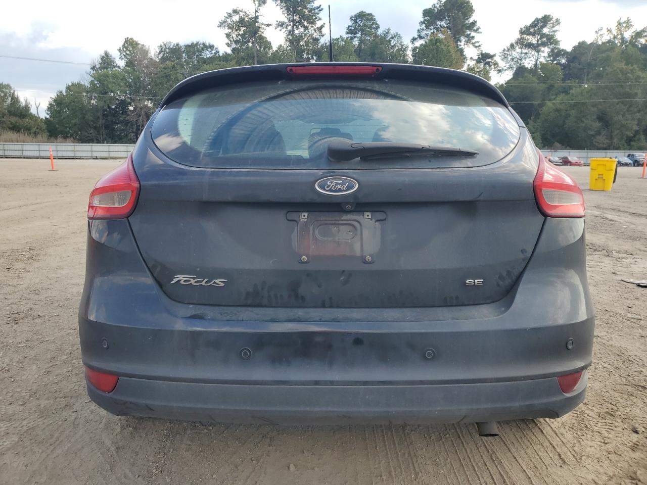2016 Ford Focus Se VIN: 1FADP3K25GL332477 Lot: 84939705