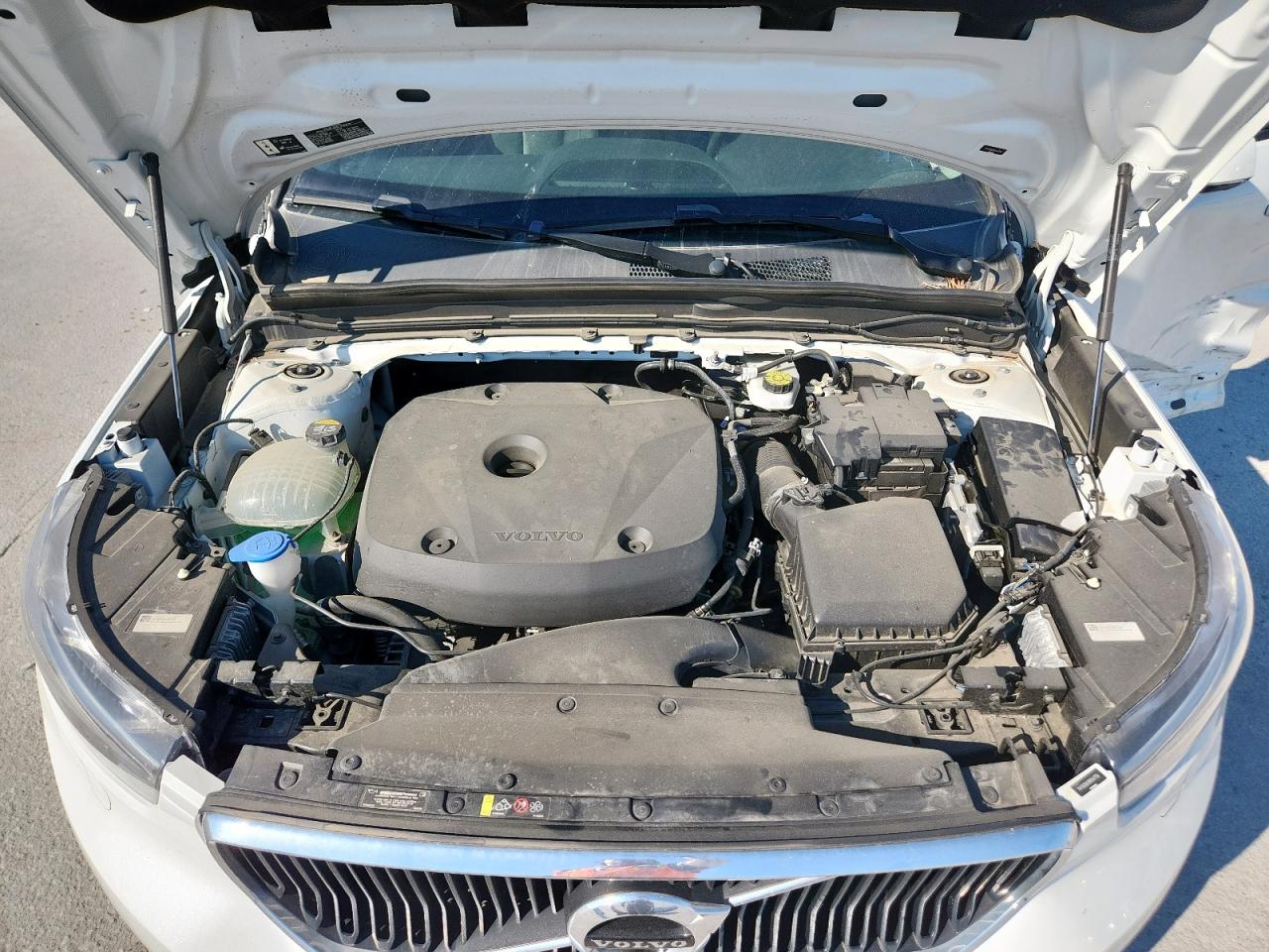 2021 Volvo Xc40 T5 Momentum VIN: YV4162UK0M2447154 Lot: 85842665