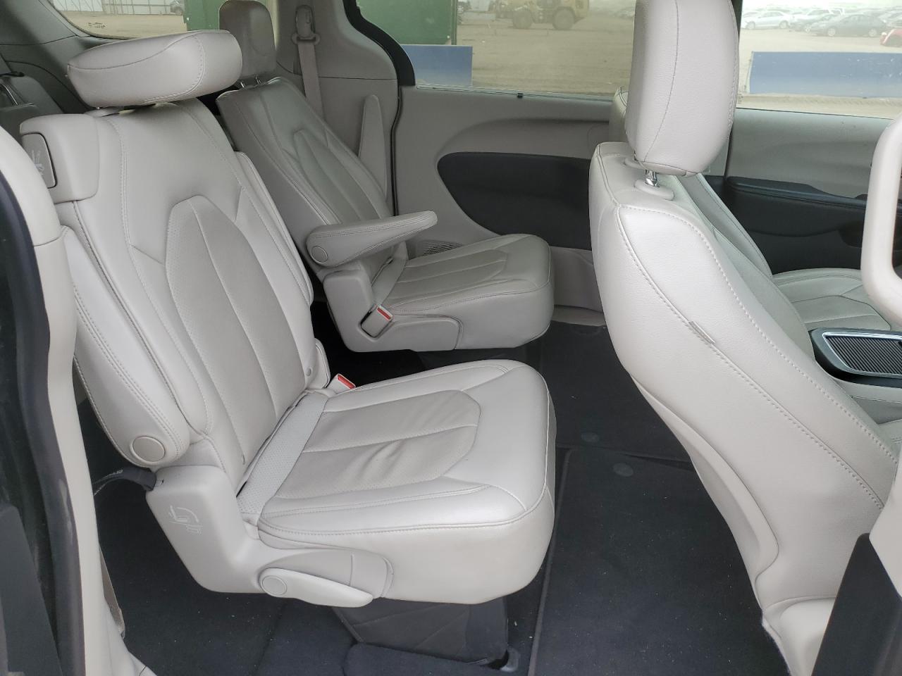 2021 Chrysler Pacifica Touring L VIN: 2C4RC1BG0MR560983 Lot: 90496625