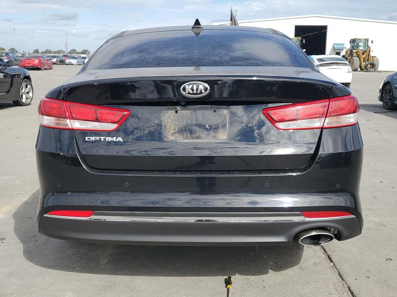 2018 Kia Optima Lx VIN: 5XXGT4L32JG262265 Lot: 86141425