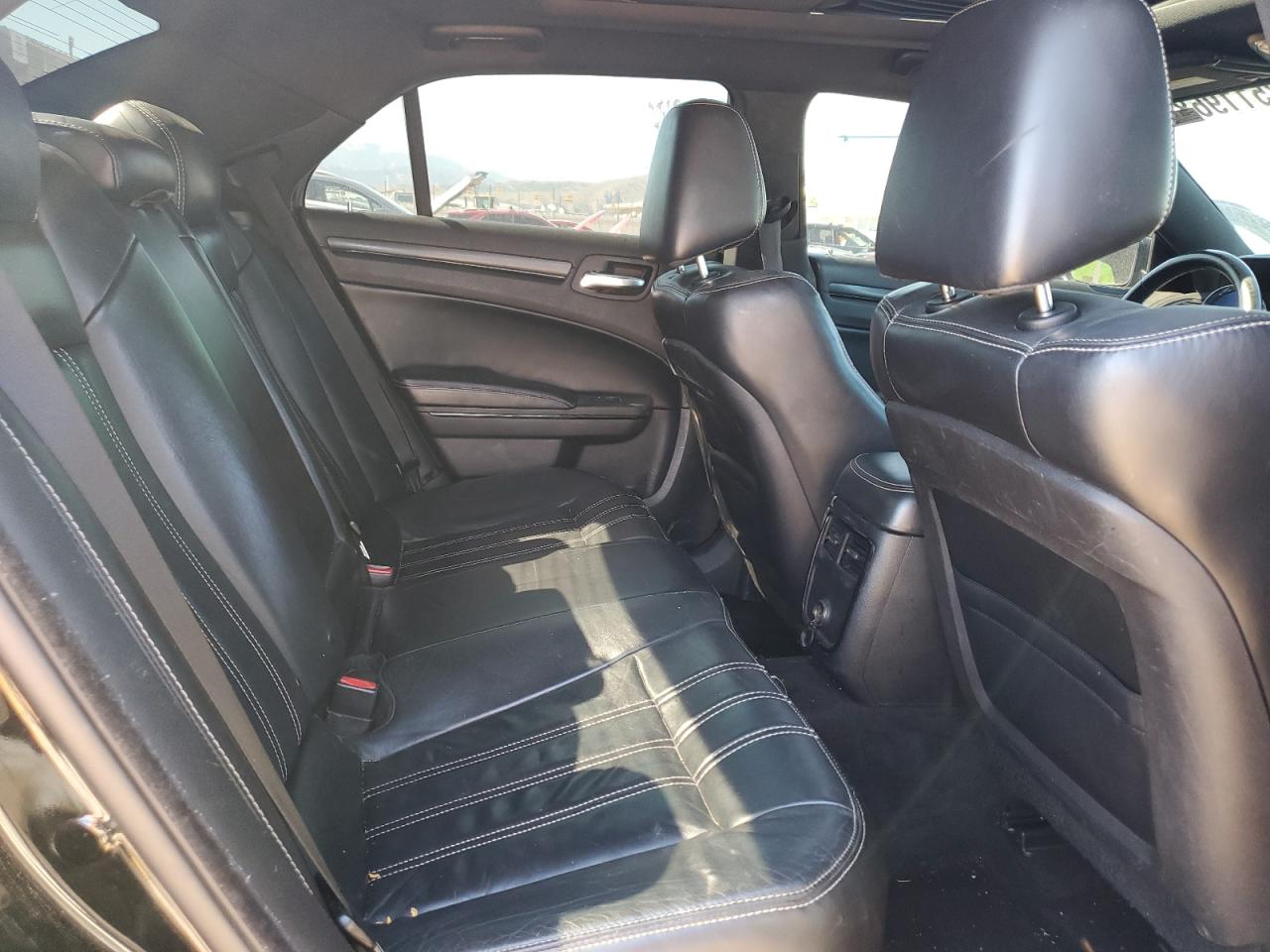 2014 Chrysler 300 S VIN: 2C3CCAGG8EH374425 Lot: 85119685