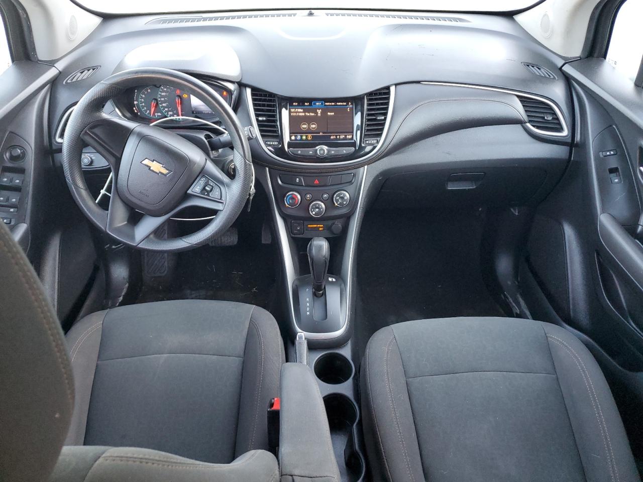 2018 Chevrolet Trax Ls VIN: KL7CJKSB4JB587262 Lot: 82469215