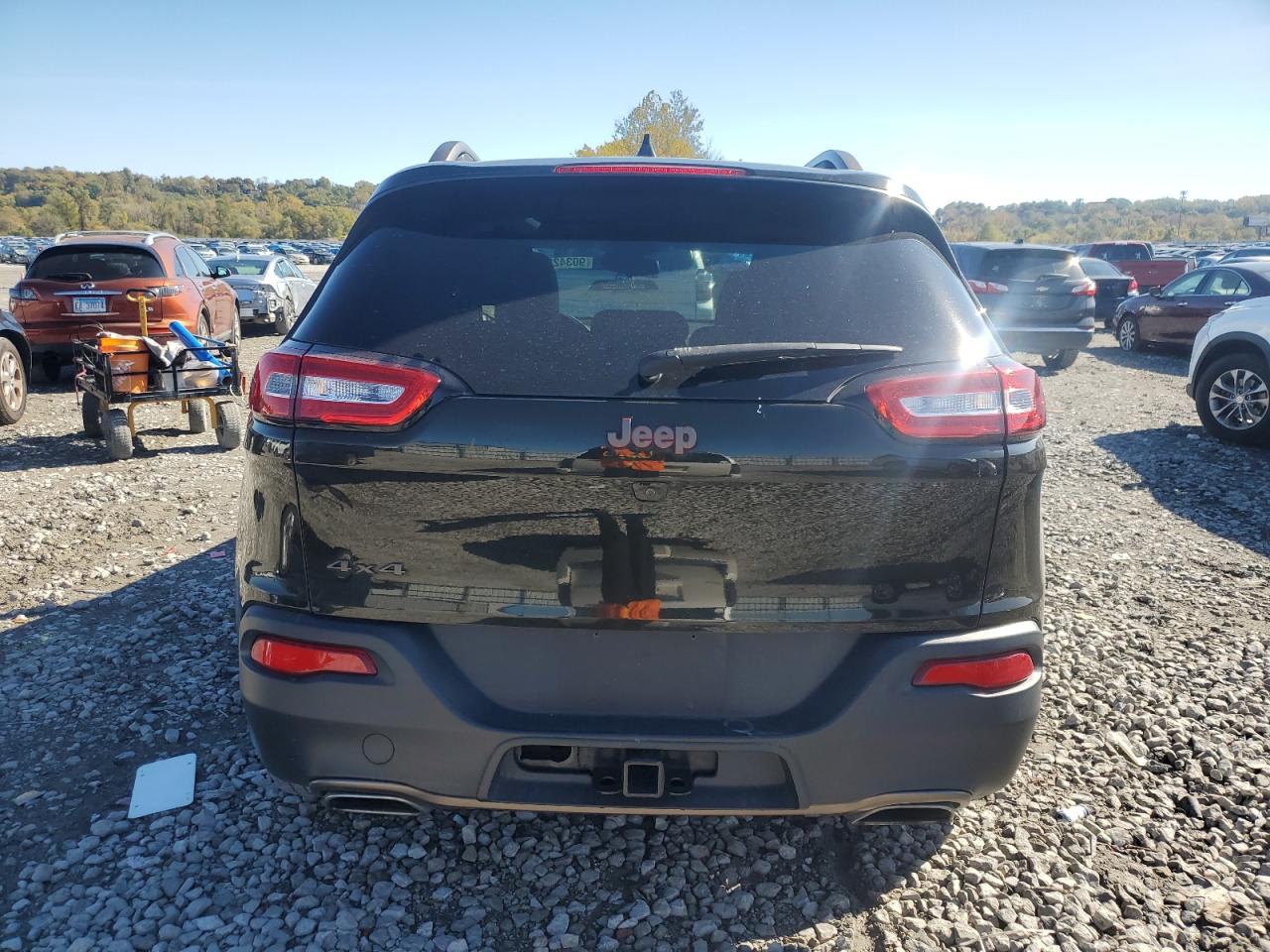 2017 Jeep Cherokee Latitude VIN: 1C4PJMCS9HW568658 Lot: 90342815