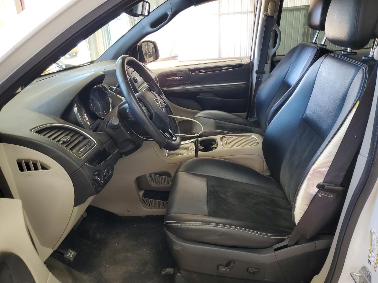 2017 Dodge Grand Caravan Sxt VIN: 2C4RDGCG1HR574122 Lot: 82549475