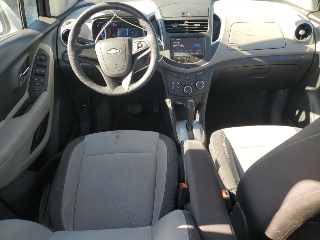 2016 Chevrolet Trax Ls VIN: KL7CJNSB2GB664138 Lot: 82318005