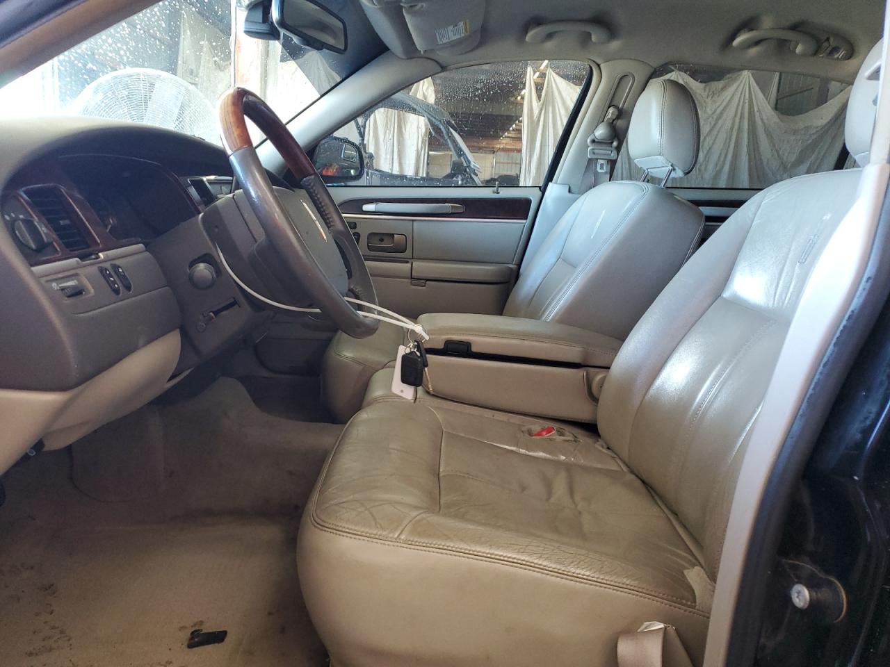 2009 Lincoln Town Car Signature Limited VIN: 2LNHM82V09X625748 Lot: 86120545