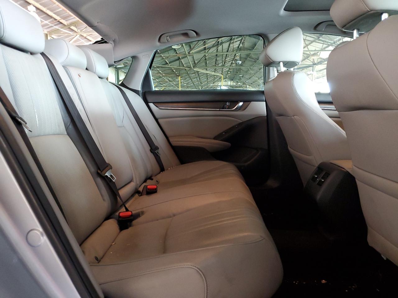 2018 Honda Accord Touring VIN: 1HGCV2F91JA053268 Lot: 82437325