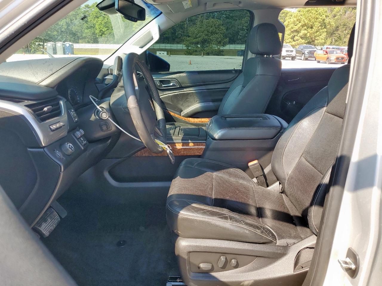 2018 Chevrolet Tahoe C1500 Premier VIN: 1GNSCCKC2JR145070 Lot: 84743725