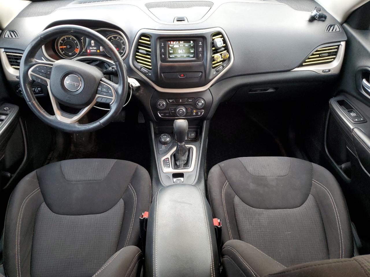 2015 Jeep Cherokee Latitude VIN: 1C4PJMCB7FW675477 Lot: 90687105