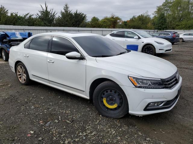  VOLKSWAGEN PASSAT 2017 Белы
